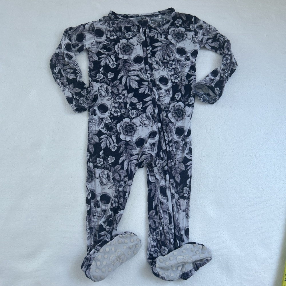 Bums & roses skeletons in the closet bamboo skull Halloween sleeper pjs pajamas